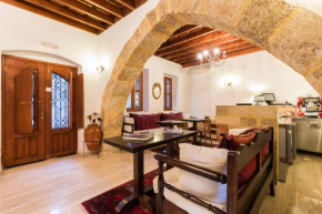 Camelot Traditional & Classic Hotel